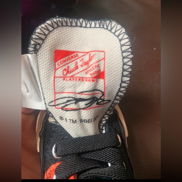 Brand new limited edition tune squad Lebrun James baby converse size 3 - Picture 4 of 6